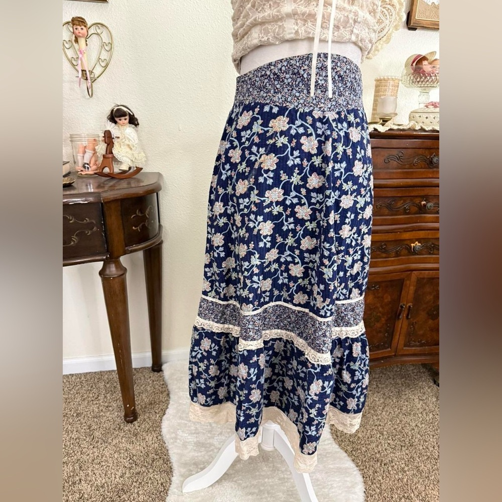 vintage dainty prairie floral patchwork midi skirt w lace details - Picture 4 of 6